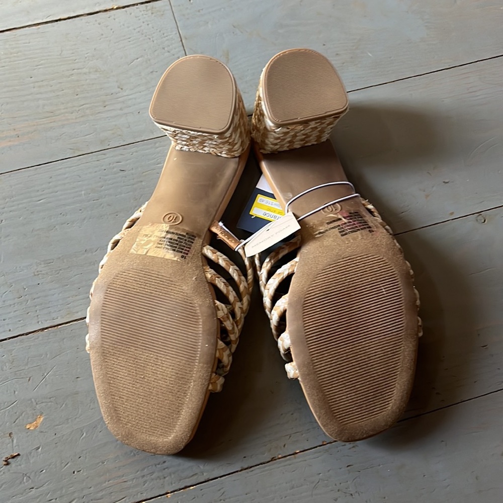 Women’s Size 10 Universal Thread Rachel Mule Heels/Sandals - Picture 6 of 7